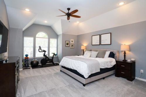 4027 Azure Ln, Addison TX 75001-3105 exterior