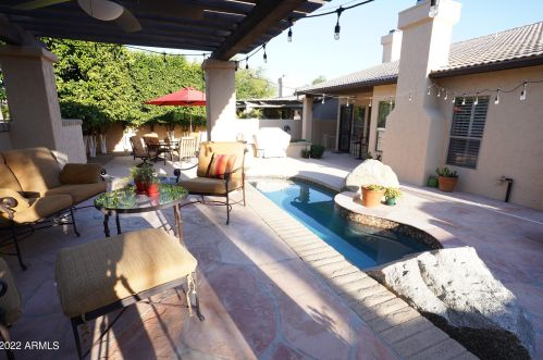 318 Campo Bello Dr, Phoenix AZ 85032-2216 exterior