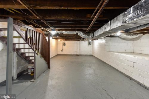 201 Maple Ave, West Deptford NJ  08093-1204 exterior