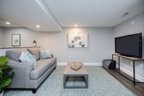 77 Hodge Rd, Arlington MA  02474-1933 exterior