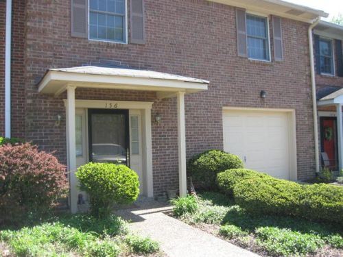 156 Gardiner Lake Rd, Louisville, KY 40205-2789