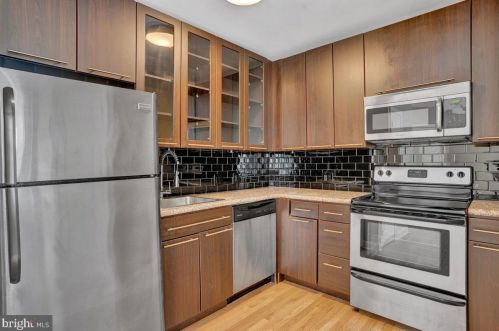 319 Chelten Ave, Philadelphia, PA 19144-3841