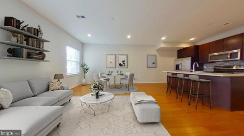 839 16th St, Philadelphia, PA 19146-2120