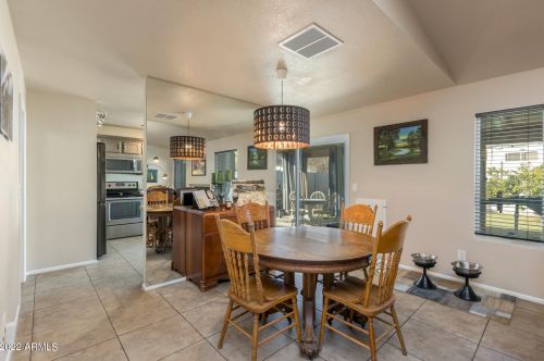 10602 42nd St, Phoenix AZ 85050-3376 exterior