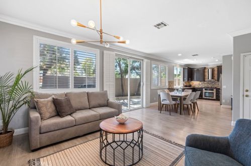 2 Bayfield, Irvine CA  92614-7907 exterior