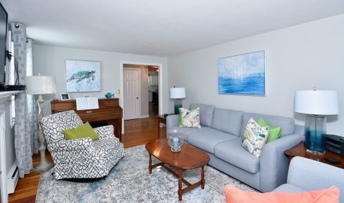 2037 Washington St, Braintree MA 02184-8623 exterior