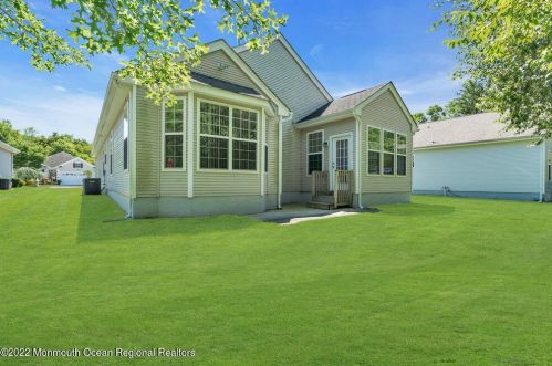 65 Chesterfield Dr, Jackson Twp NJ 08527-6325 exterior