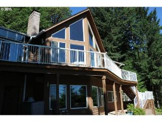 16975 Orch Vw Rd, Mcminnville OR  97128-8039 exterior