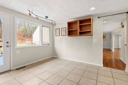 6 Skylar Dr, Southborough MA 01772-1745 exterior