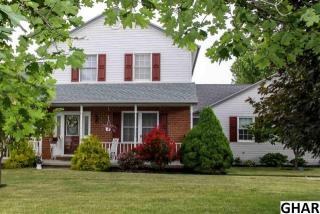6 Wesley Dr, Carlisle, PA 17015-4377