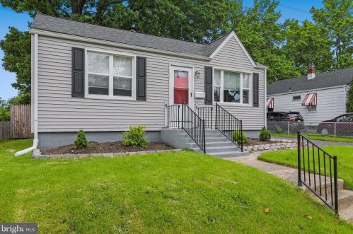 703 Washington Ave, West Deptford, NJ 08096-3546