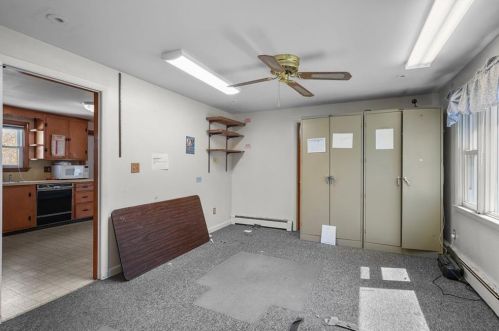 1062 Taunton Ave, Seekonk MA 02771-3111 exterior