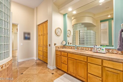 22843 54th St, Phoenix AZ  85054-7199 exterior