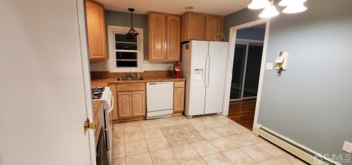 77 Jackson Ave, Carteret NJ  07008-1641 exterior