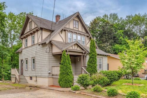 41 Mower St, Worcester, MA 01602-4132