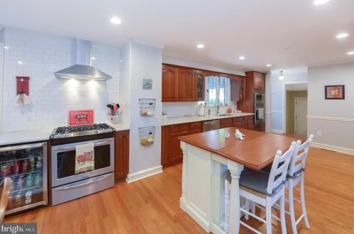 645 Kings Hwy, West Deptford NJ 08096-3129 exterior