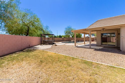 8227 Apache St, Phoenix AZ 85003-2726 exterior