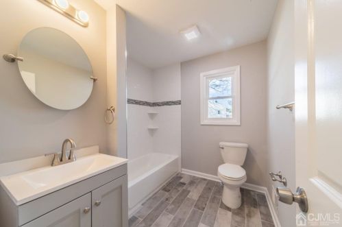 4 Charlotte St, Carteret NJ  07008-2321 exterior