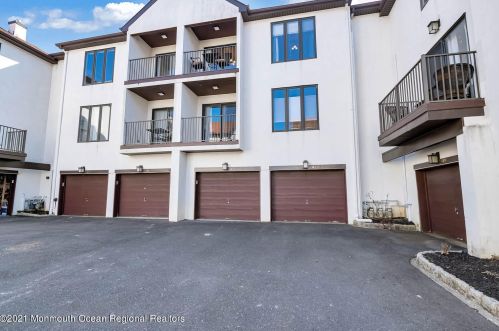 47 Tower Hl Dr, Tinton Falls NJ 07701-2400 exterior