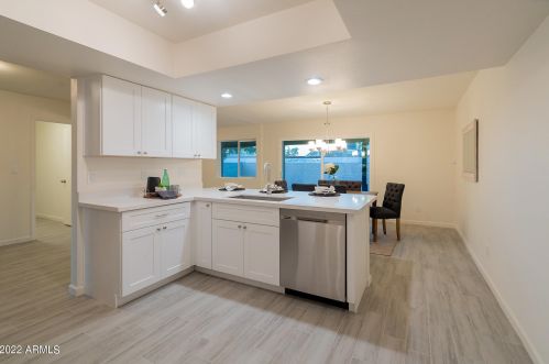 4114 Apollo Rd, Phoenix AZ 85042-5381 exterior