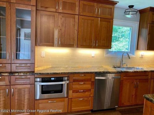 48 Western Reach, Tinton Falls NJ  07701-5441 exterior