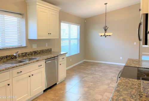 4840 Abraham Ln, Phoenix AZ  85054-6108 exterior