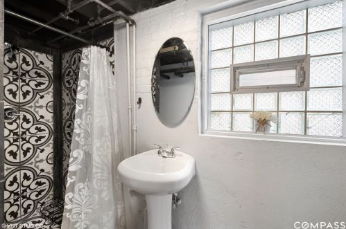 2529 Oak Park Ave, Forest View IL 60402-2532 exterior