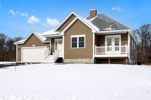 3060 Club House Dr, Dighton, MA 02715-1436