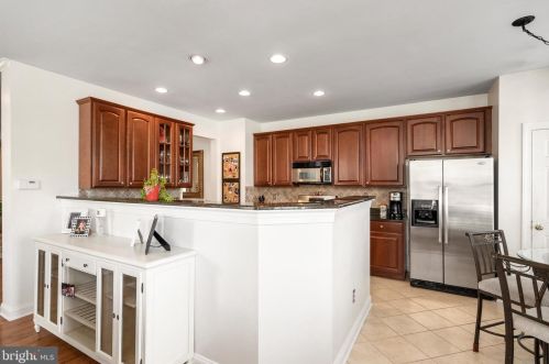 152 Burnet Cres, Trenton NJ 08691-4150 exterior