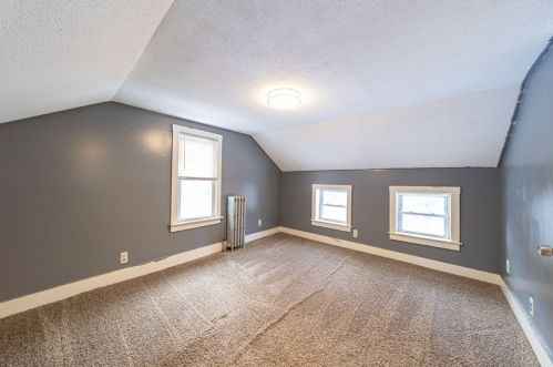 680 Granville Rd, Montgomery MA 01085-3942 exterior