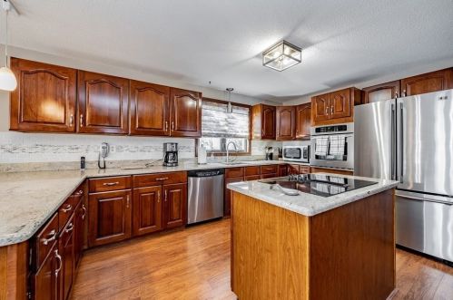 25 Danny Ln, Agawam MA 01001-3529 exterior