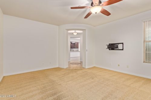 21845 39 St, Phoenix AZ 85018-7130 exterior