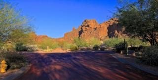 5750 Echo Canyon Cir, Phoenix, AZ 85018-1242