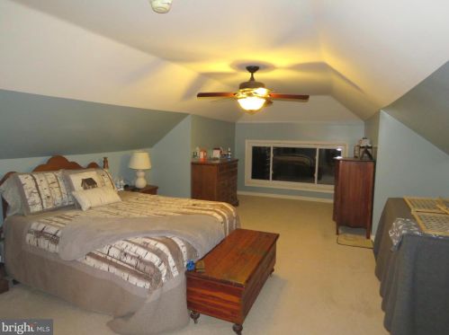 129 Progress Ave, West Deptford NJ 08096-1211 exterior