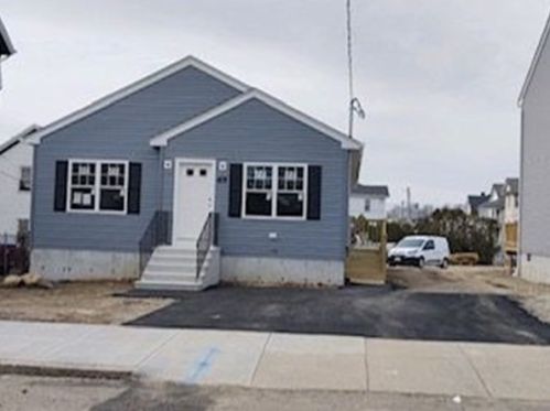 65 Thomas St, Fall River, MA 02723-2449