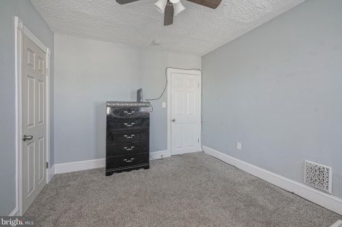 200 Delsea Dr, West Deptford NJ  08093-1221 exterior