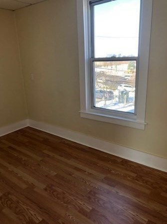 8 Barclay St, Worcester MA 01604-4234 exterior