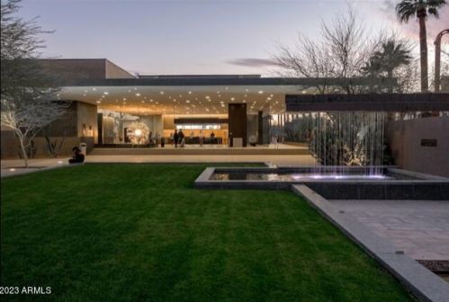 16 Encanto Blvd, Phoenix AZ 85003-1101 exterior