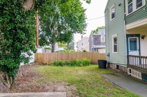 95 Chestnut St, New Bedford MA 02740-5325 exterior