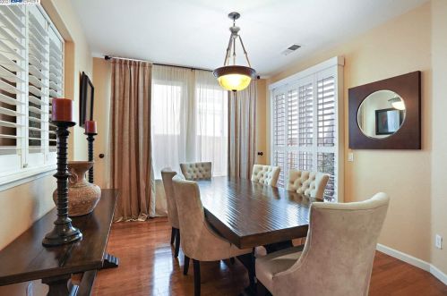 2349 Pacifica Ct, San Leandro CA 94577 exterior