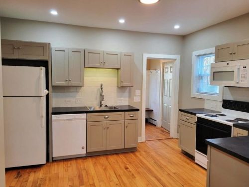 644 Grove St, Worcester MA  01605-3123 exterior