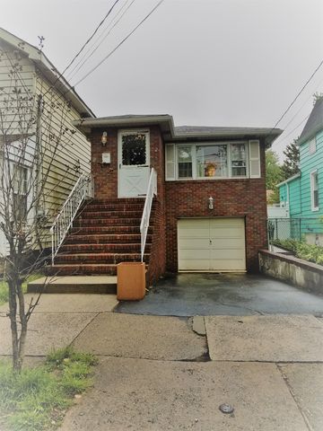 91 Ivy St, Kearny, NJ 07032-3405