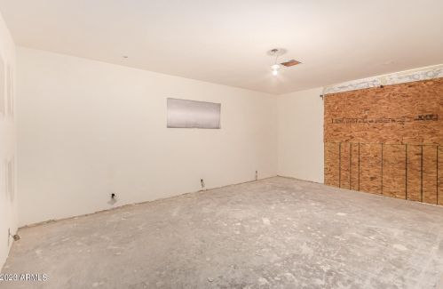 1332 Edgemont Ave, Phoenix AZ 85035-2212 exterior