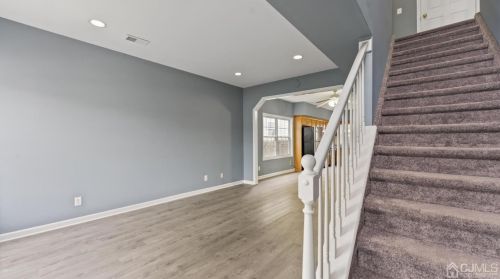 30 Whittier St, Carteret NJ  07008-2855 exterior