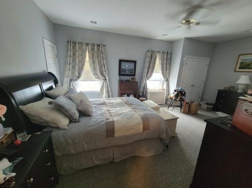 580 Weetamoe St, Fall River MA 02720-5643 exterior