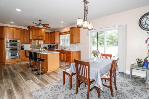 10 Summerhill Ct, Columbus NJ  08022-1970 exterior