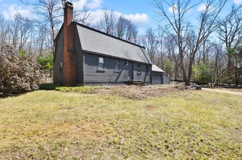 9 Knollwood Rd, Worcester MA 01612-1326 exterior