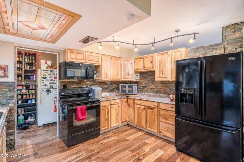 414 Behrend Dr, Phoenix AZ 85050-3992 exterior