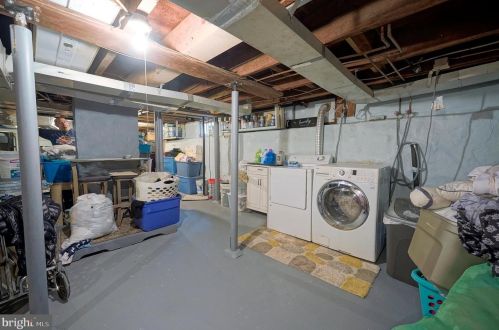 61 Barber Ave, West Deptford NJ 08096-2832 exterior