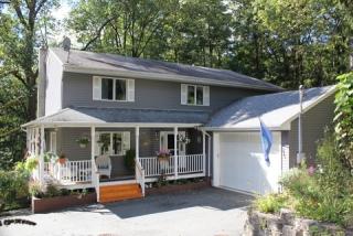 389 Stonetown Rd, Skyline Lakes, NJ 07456-1308